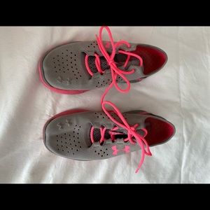 Under Armour Womens Running PINK AND GREY sz7.5
